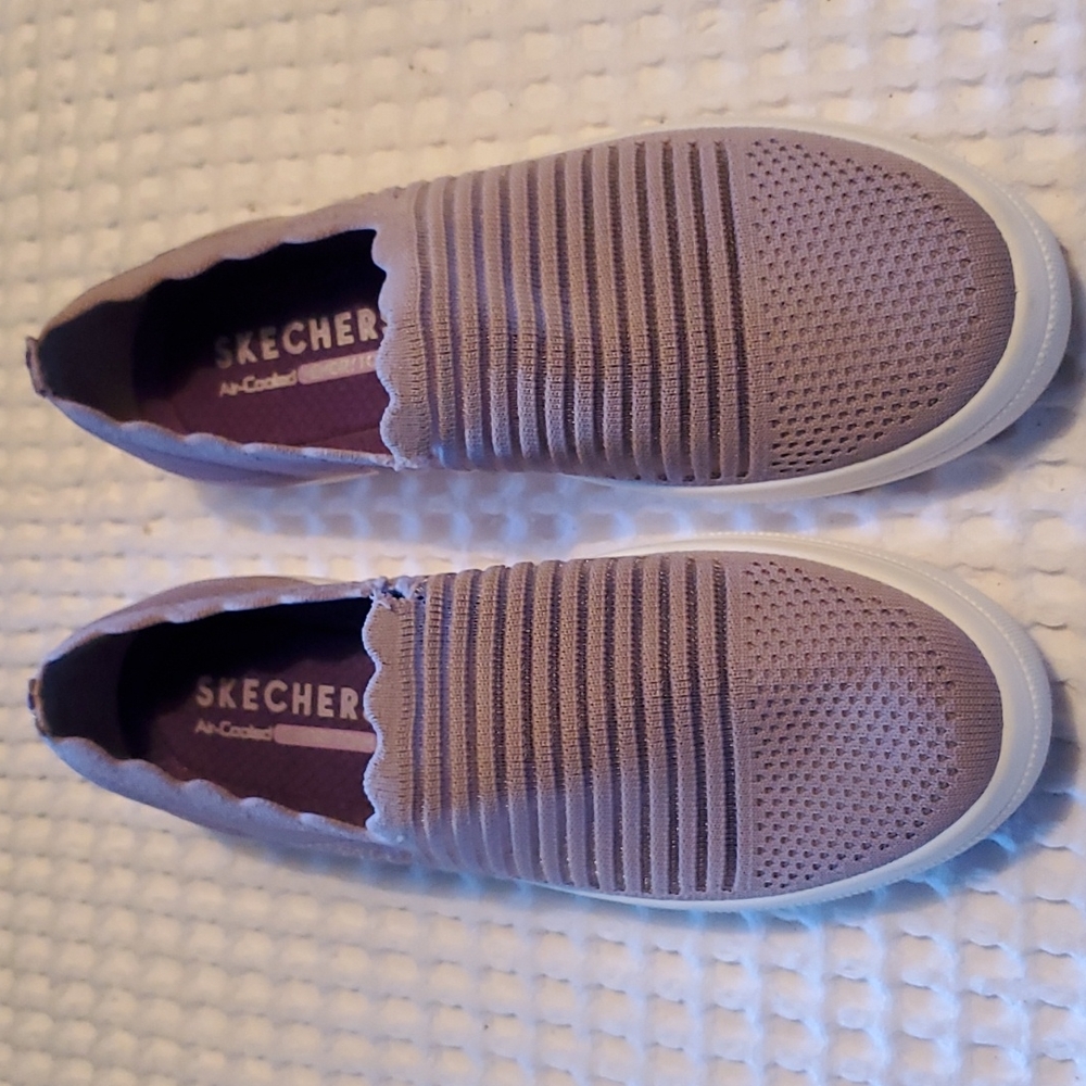 Skechers